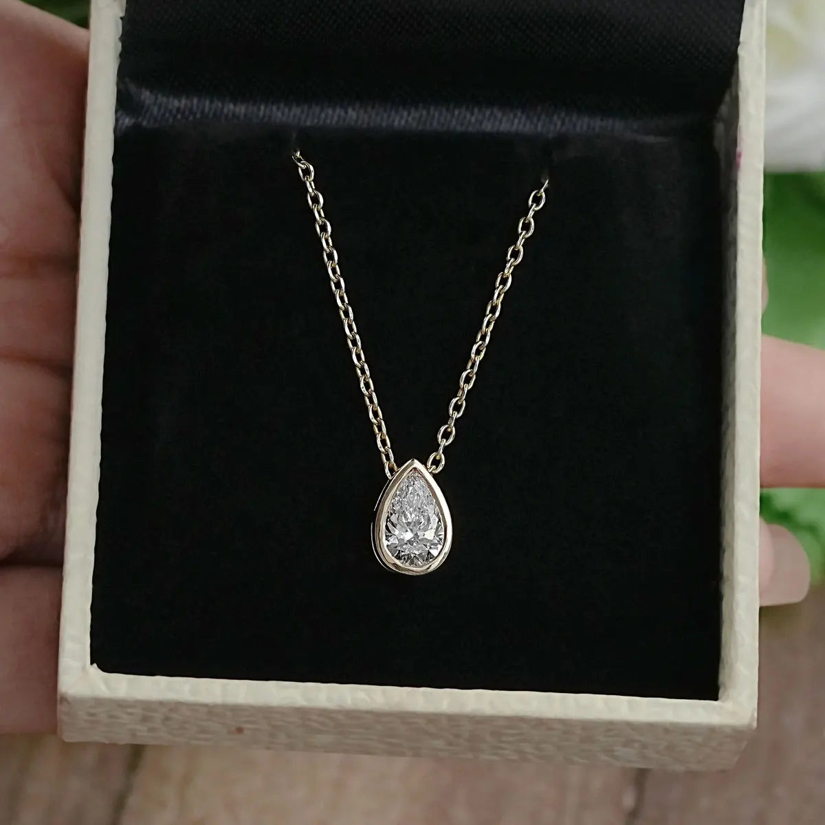 1-4ct Pear Cut Moissanite Necklaces for Women s925 Sterling Silver Chain Bezel Set Solitaire Gemstone Pendant Necklace