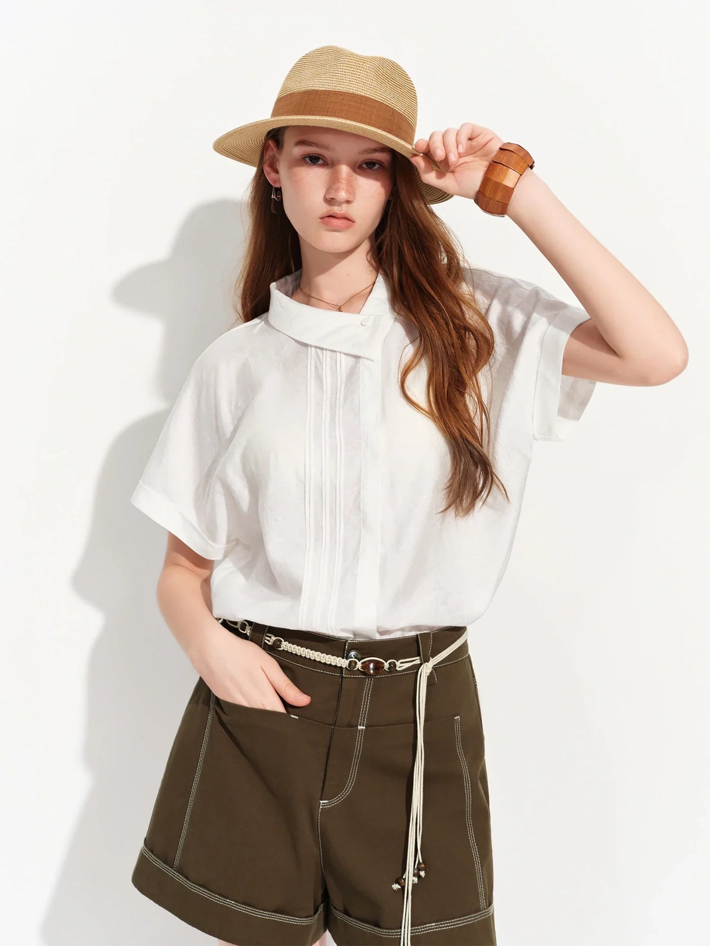 2026 Summer Women‘s Asymmetric Drop Shoulder Blouse, Notched Collar Short Sleeve Shirt for Relaxed Designer Style Top