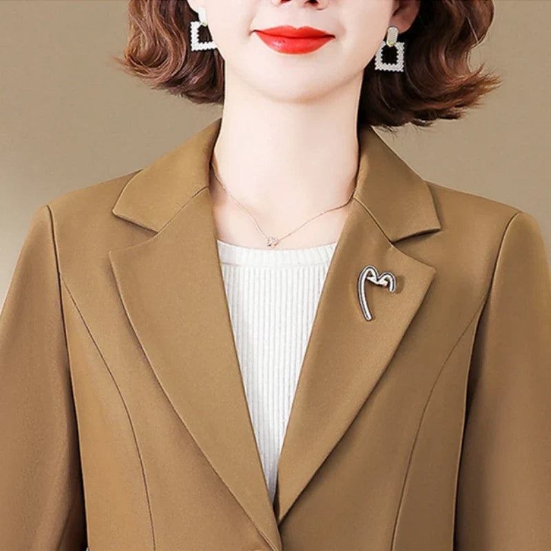 Fashion Ladies Blazer Short Women Blazer Autumn New Korean Office Lady Notched Collar Retro Chic Casual Solid Suit Jackets 2025