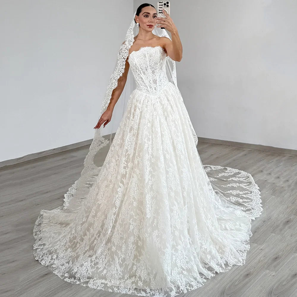 Luxury Lace Wedding Dress Vestido De Noiva Customized Strapless Sleeveless Sequined Applique Arabian Corset Bridal Gowns