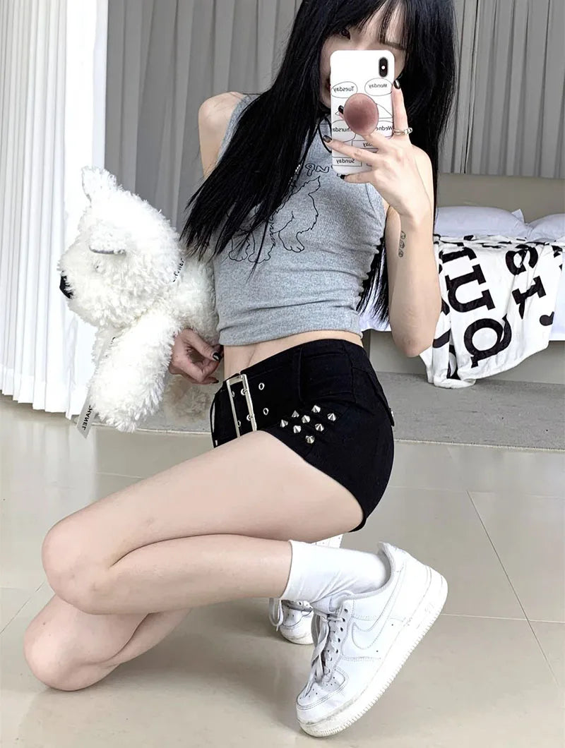 Black Sexy Hot Girl Low-Waisted Jean Shorts Woman American Retro Elastic Slim Ultrashort Jeans Gothic Y2K Rivet Denim Shorts