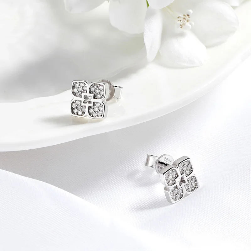 Each 0.9mm Full Moissanite Stud Earrings for Women Flower Classic Girl Earring Lab Diamond 925 Sterling Silver Jewelry