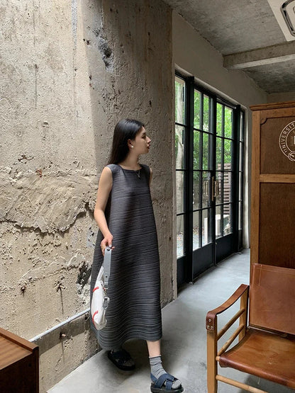 Miyake Pleated Women's Dresses Loose Plus Size High Quality Sense of Elegance Sleeveless Mid-length Skirt 2025 Spring New