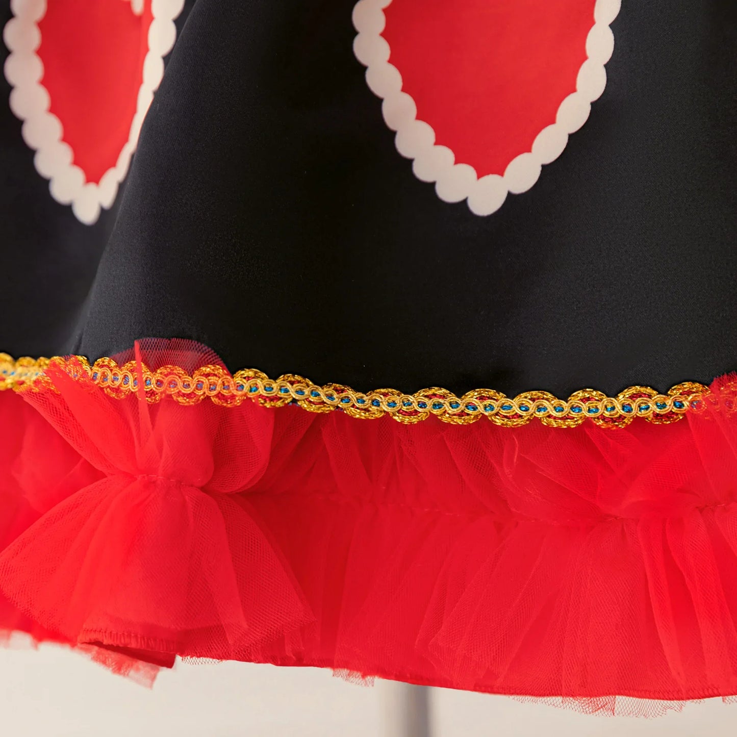 Halloween Red Queen Costume Girls Queen of Hearts Costume with Heart Details Stand Collar Red Black White Carnival Dress