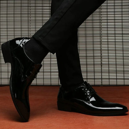 Black Pointed Toe Bright Upper Dress Shoes Man Elegant and Classic Leather Not Casual Office Business 39 Social Shoe for Men