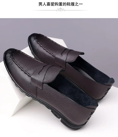 2026 Spring Autumn New Loafers Male Solid Color Fashion Casual Leather Shoes Male Soft Sole Light Driving Shoes Man