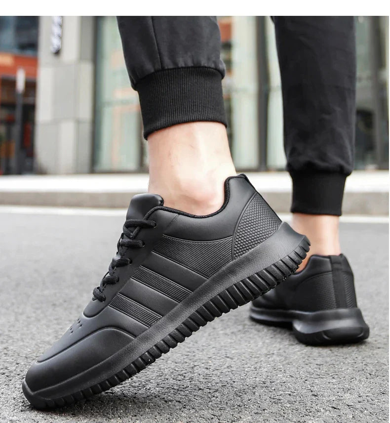 Causal Chef Shoes four Season new Lightweight Soft Sole Comfort Oil proof Men and Women's Chef Business Work Leather Shoe