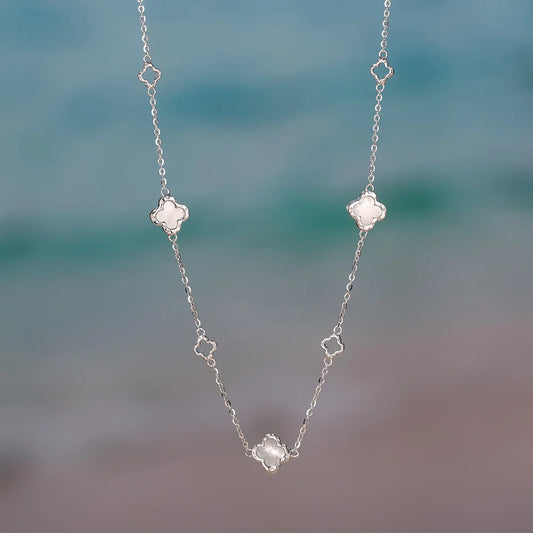Elegant Ladies 925 Sterling Silver Necklace Four-Leaf Clover Inlaid Shell Decoration Suitable Daily Wear And Gifts