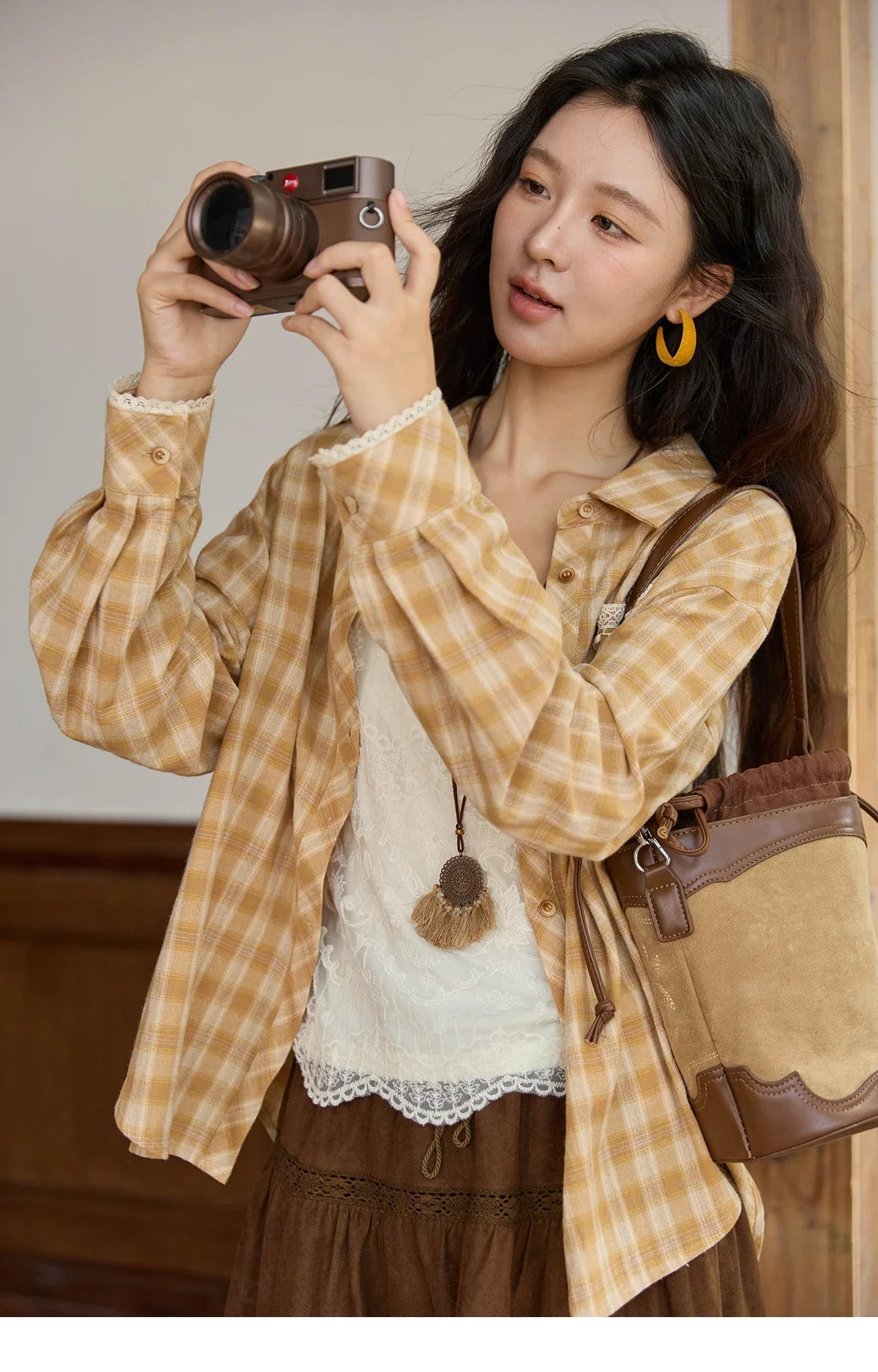 Women's Retro Plaid Long Sleeved Shirt 2025 Autumn Korean Loose Casual Plaid Top with Lace Pocket Lapel Shirts MXE43C2378
