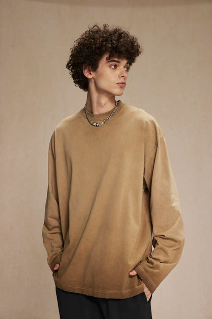 Long-sleeved t-shirt with bottom color
