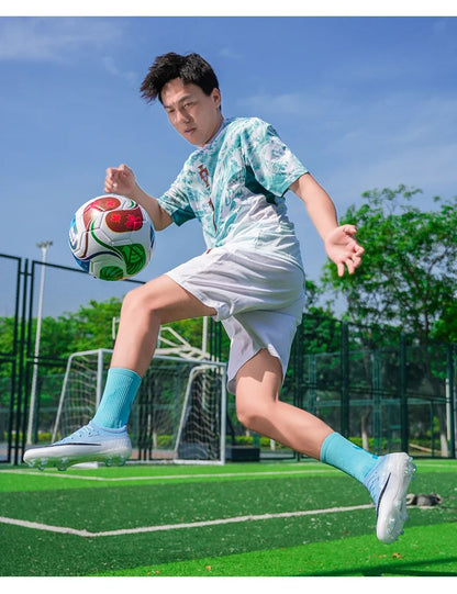 New Men Soccer Shoes Futsal Cleats Ultralight Hot Sale Football Boots Unisex High-quality Women Professional TF/FG Sneakers