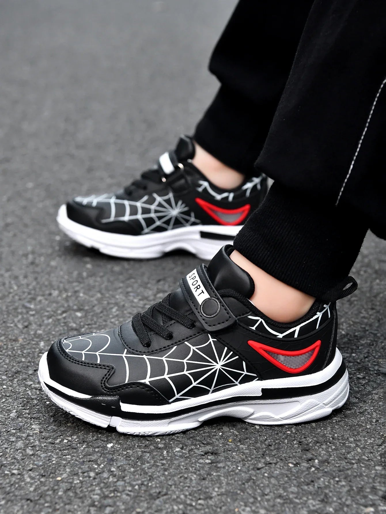 New children's shoes boys cartoon spider sneakers students casual light running shoes children's non-slip basketball shoes 26-38
