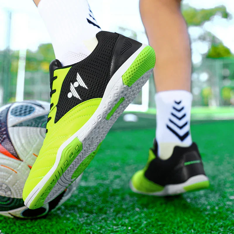 New Men Soccer Shoes Indoor High-top Non-Slip High-quality Match Futsal Sneakers Football Boots Grass Hot-selling Outdoor 37-45