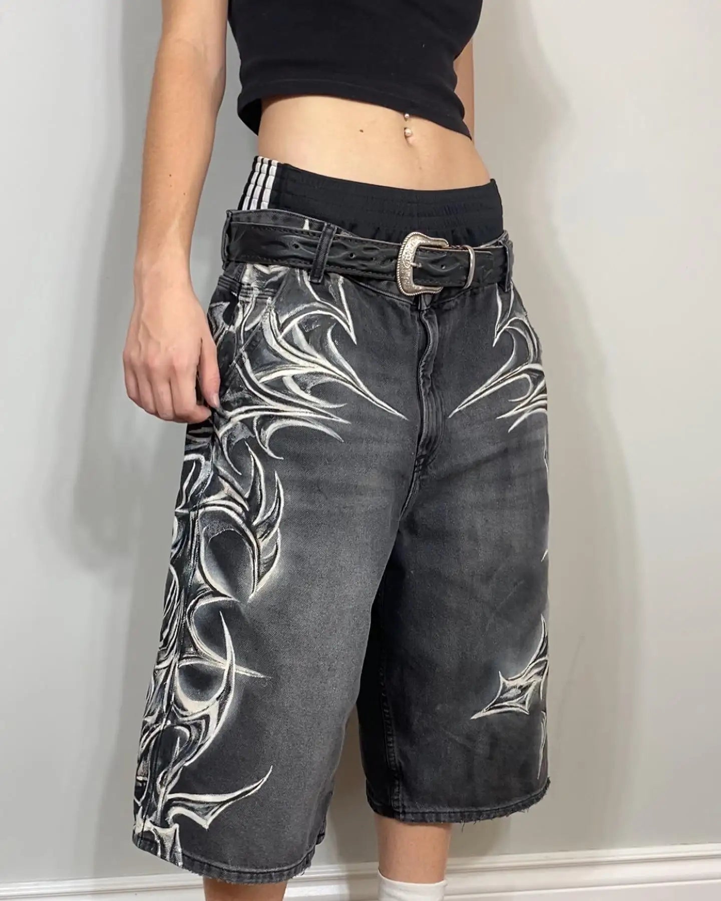American Retro Gothic Halloween Geometry Graffiti Print Denim Shorts Men Women Y2k Low Waist Baggy Knee Length Jeans Jorts Short