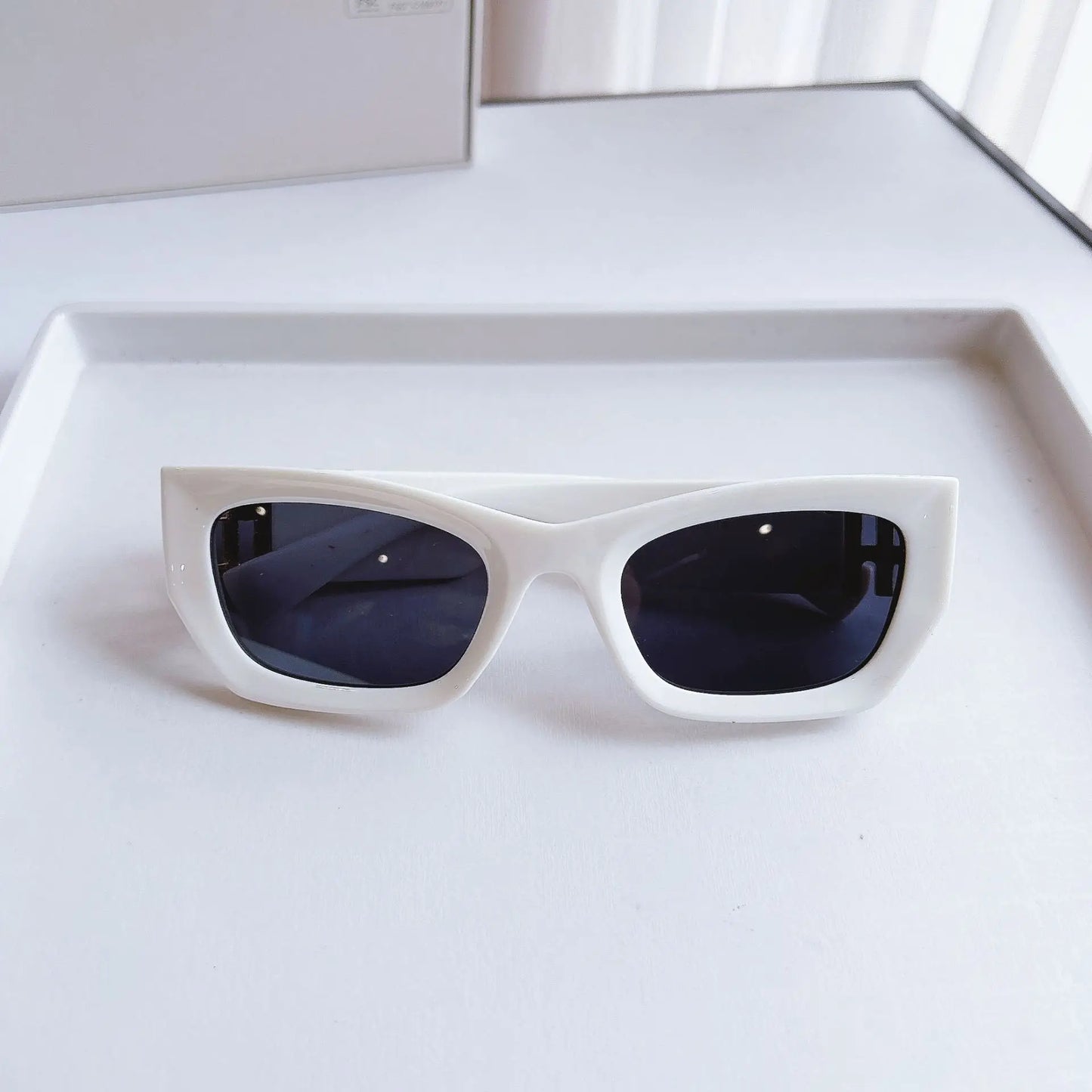 Light Luxury Designer Sun Glasses Women's Retro Polygonal Cat Eye Sunglasses for Men UV400 Personality Cool Trendy Glasses