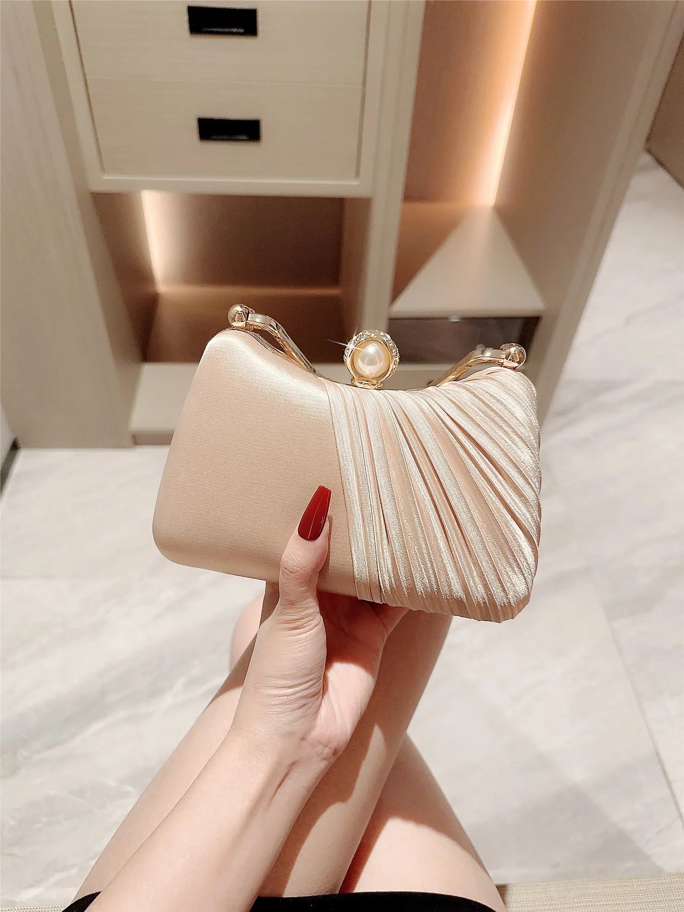 A fashion casual Satin Pleated Design Evening Bag Shiny Rhinestone Decor Prom Bag Romantic Wedding Bag Party Bag Evening Bag Dress Bag Bridal Bag Chain Bag Cocktail Handbag