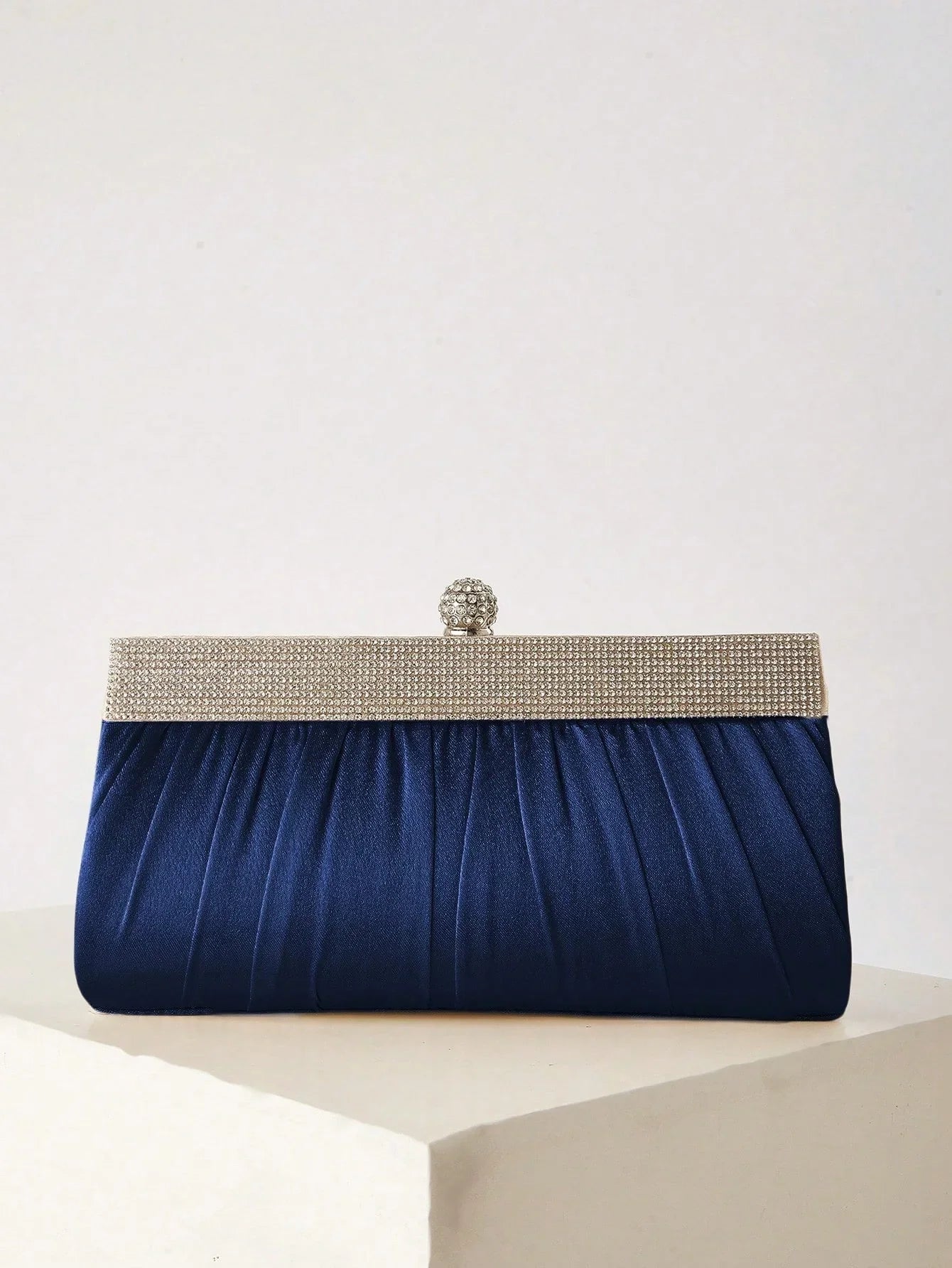 Fashionable, elegant, sparkling rhinestone women's clutch, evening bag, party bag, exquisite and charming ball banquet bag.