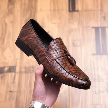 New pointed Business shoes Comfortable soft Leather footwear Men Outdoor non slip Loafers  Moccasins Casual light Flats Zapatos