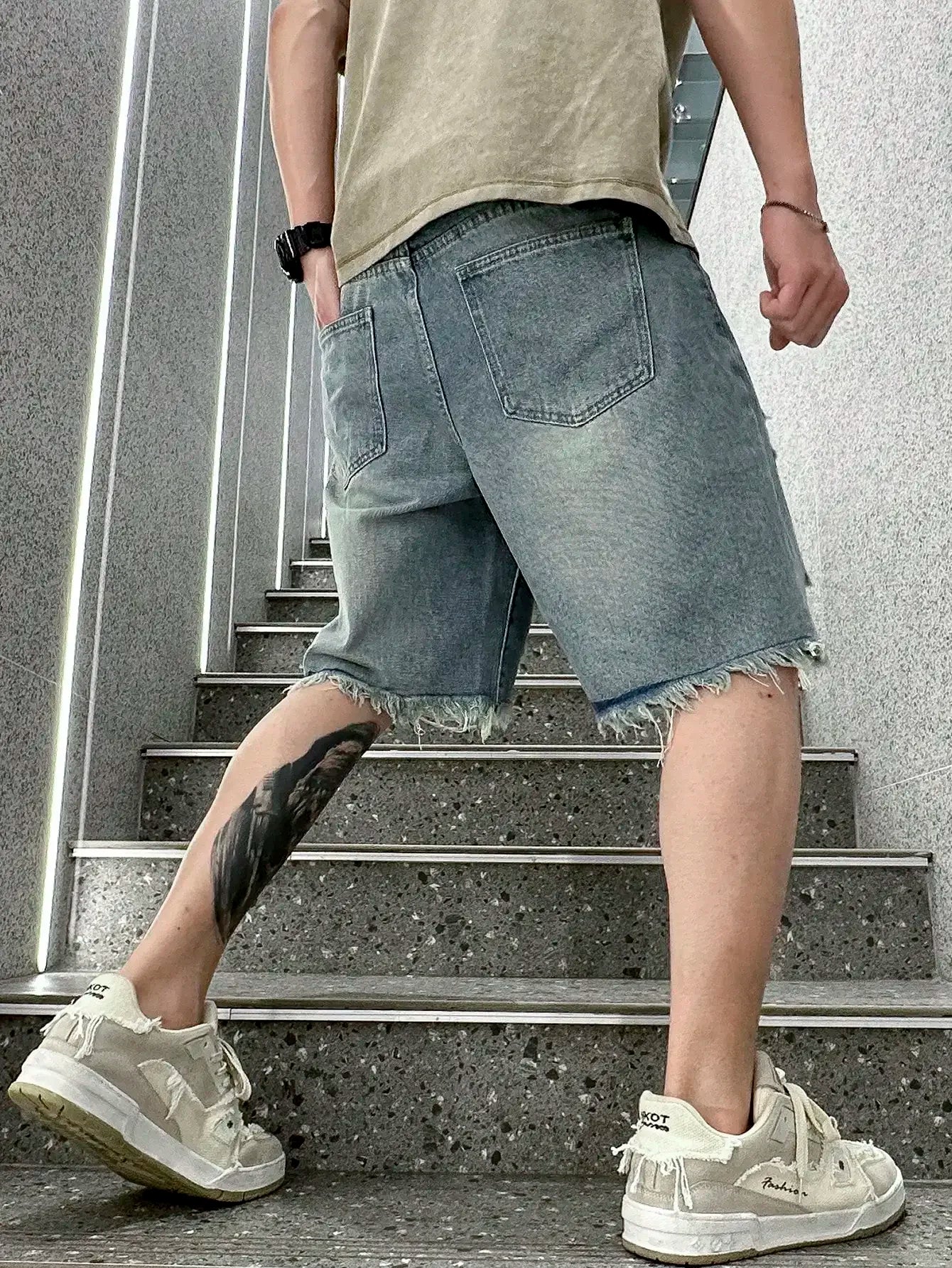 Men Summer Stretchy Denim Shorts Jeans for Men Streetwear Style Ripped Denim Shorts with High Stretch Knee Baggy Comfort Pants