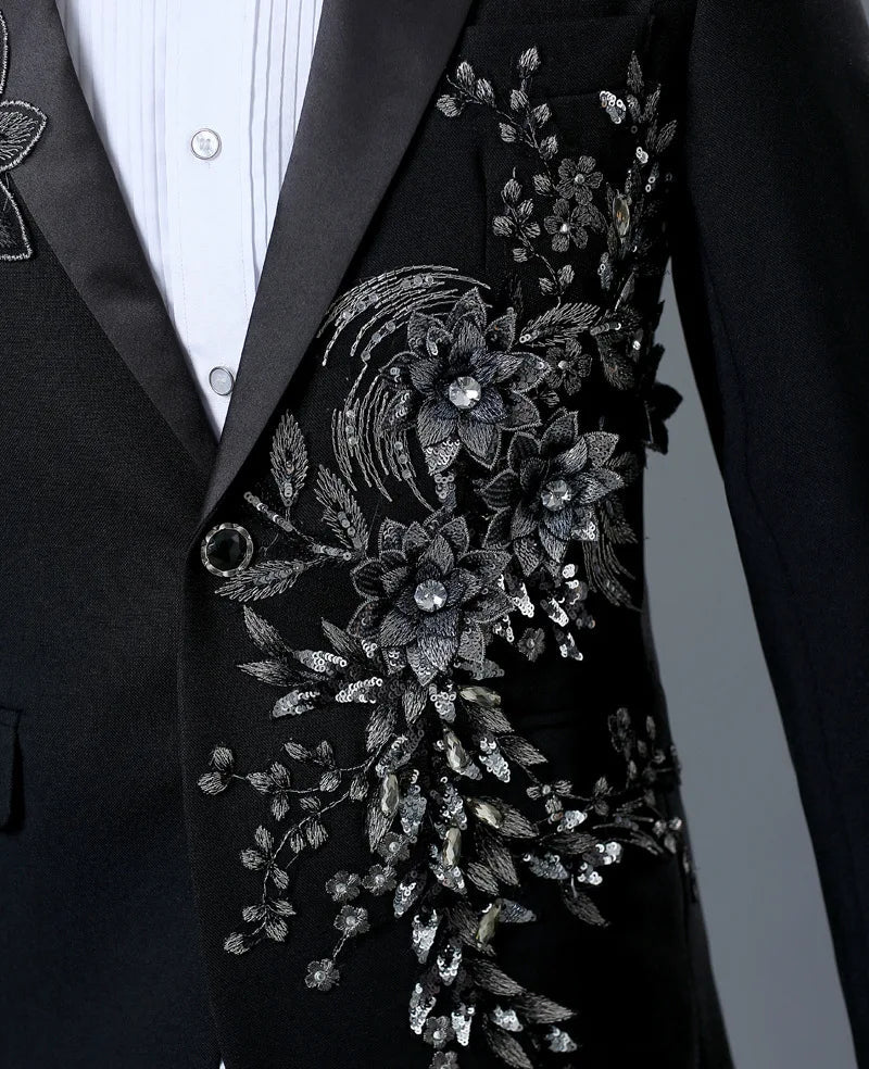 New Men Luxury Decal Suits Black / Red / Blue / White Fashion Singer Host Stage Performance Splicing Flower Blazers and Pants