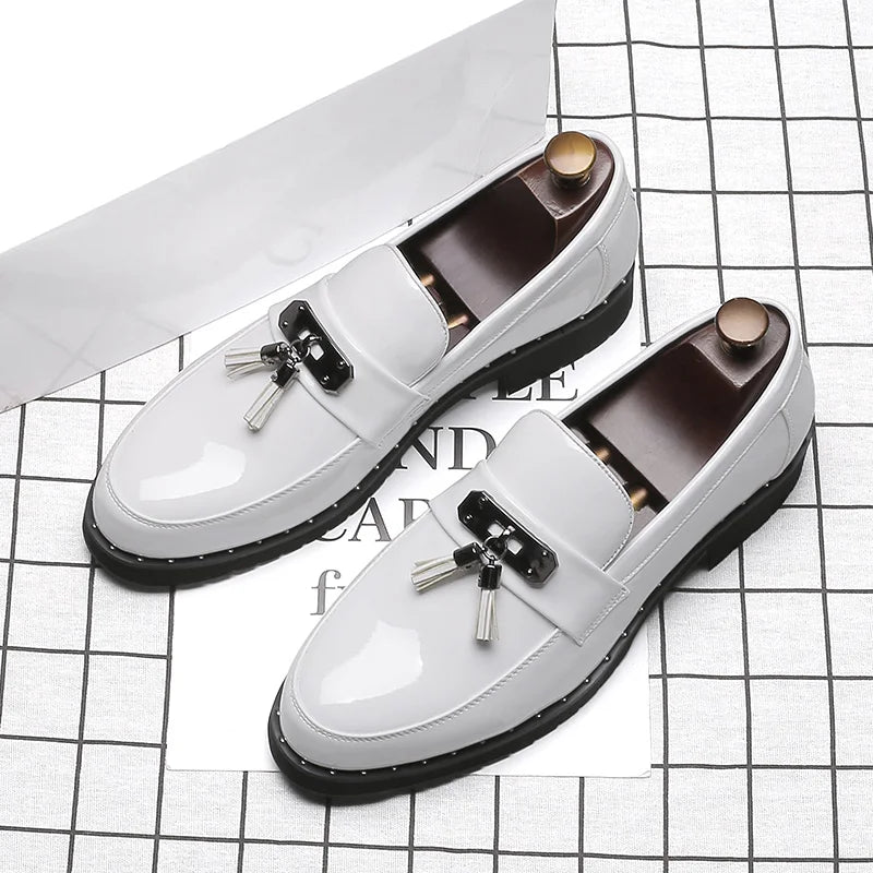 Italy Luxury Brand Loafers Men Shoes Tassel Men Designer Shoes British Style Lacquered Leather Shoes Thick Bottom Wedding Shoes
