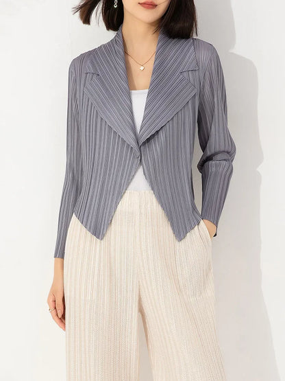 Miyake Pleated Coat Women's Early Autumn New Style 2023 Fashionable Versatile Suit Collar One Button Temperament Short Suit Top