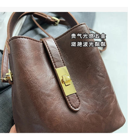 Retro small bag women 2024 new autumn/winter messenger bag fashion HOT portable bucket bag