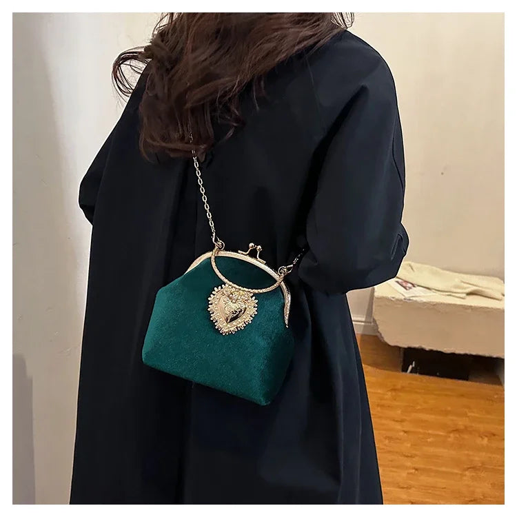 Chains Velvet Frame Heart Dinner Hand Bags Diamonds High Quality Shoulder and Crossbody Bags for Women 2024 Fashion Hot Sale