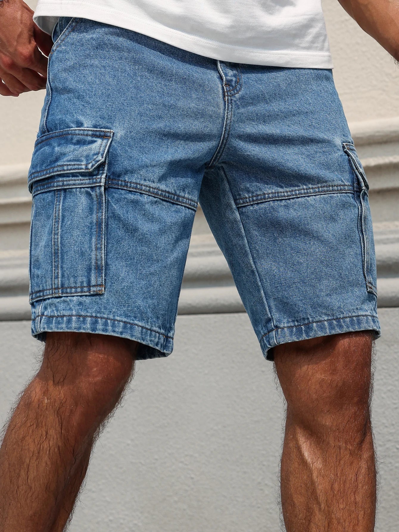 Men's Summer Workwear Denim Shorts, Blue Multi-Pocket Style. Stylish and Casual, Suitable for Streetwear.