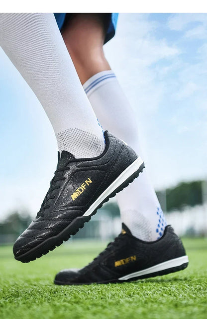 New Men Football Boots Match Professional Sneakers Non-slip Soccer Shoes Outdoor Drop Shipping Unisex Training Sport Futsal