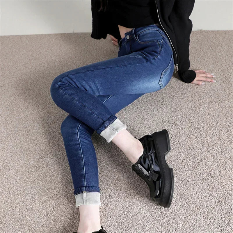 Winter Lady Thermal Plush Jeans Snow Warm Stretch Jeans Hot Sale High Waist Fleece Pants Female Straight Leg Denim Trousers