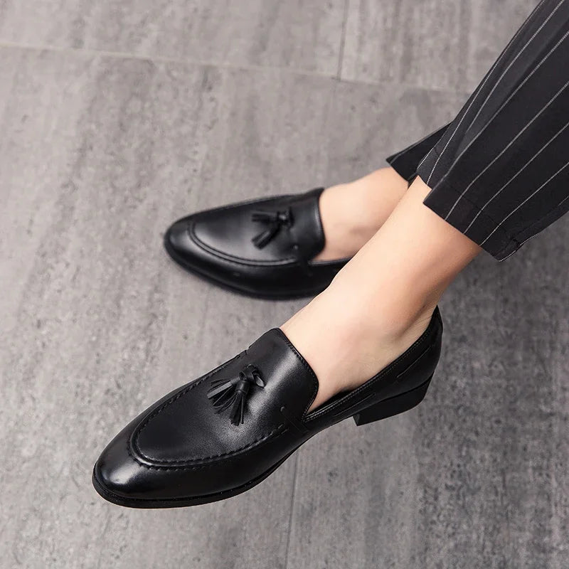 2025 New Men Leather Shoes Pointed Toe Formal Dress Shoes Slip On Men Loafer Tassel Shoe Zapatos Hombre