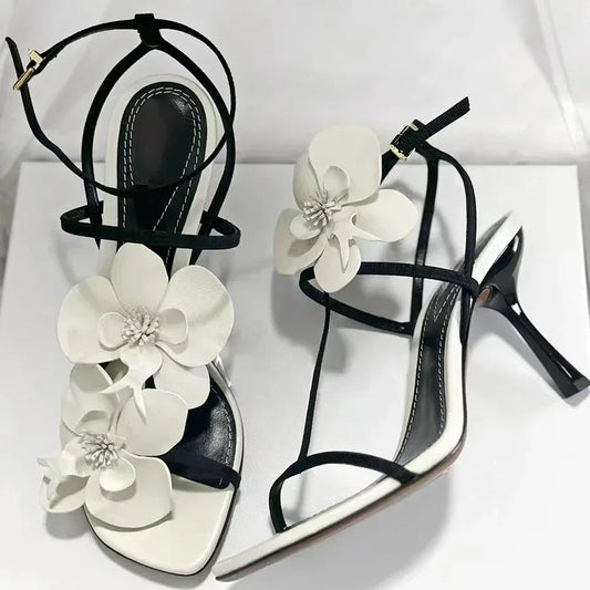 Elegant White Flower Decoration Heeled Sandals for Women Sexy Open Toe Ankle Strap Designer Shoes Fashion Wedding Bridal Shoes