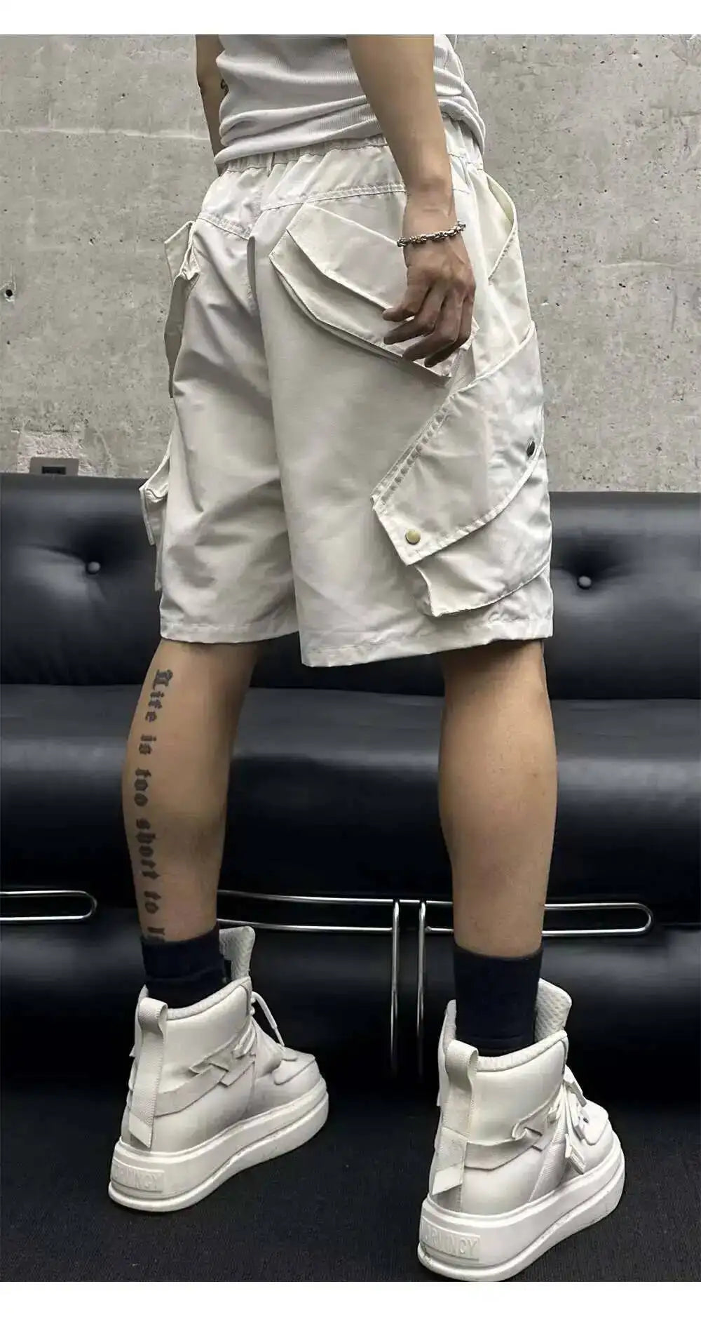 Summer New Men Tide High Street Drawstring Pocket Sports Casual Safari Style Shorts Loose Light Luxury Simple Capris HK4528