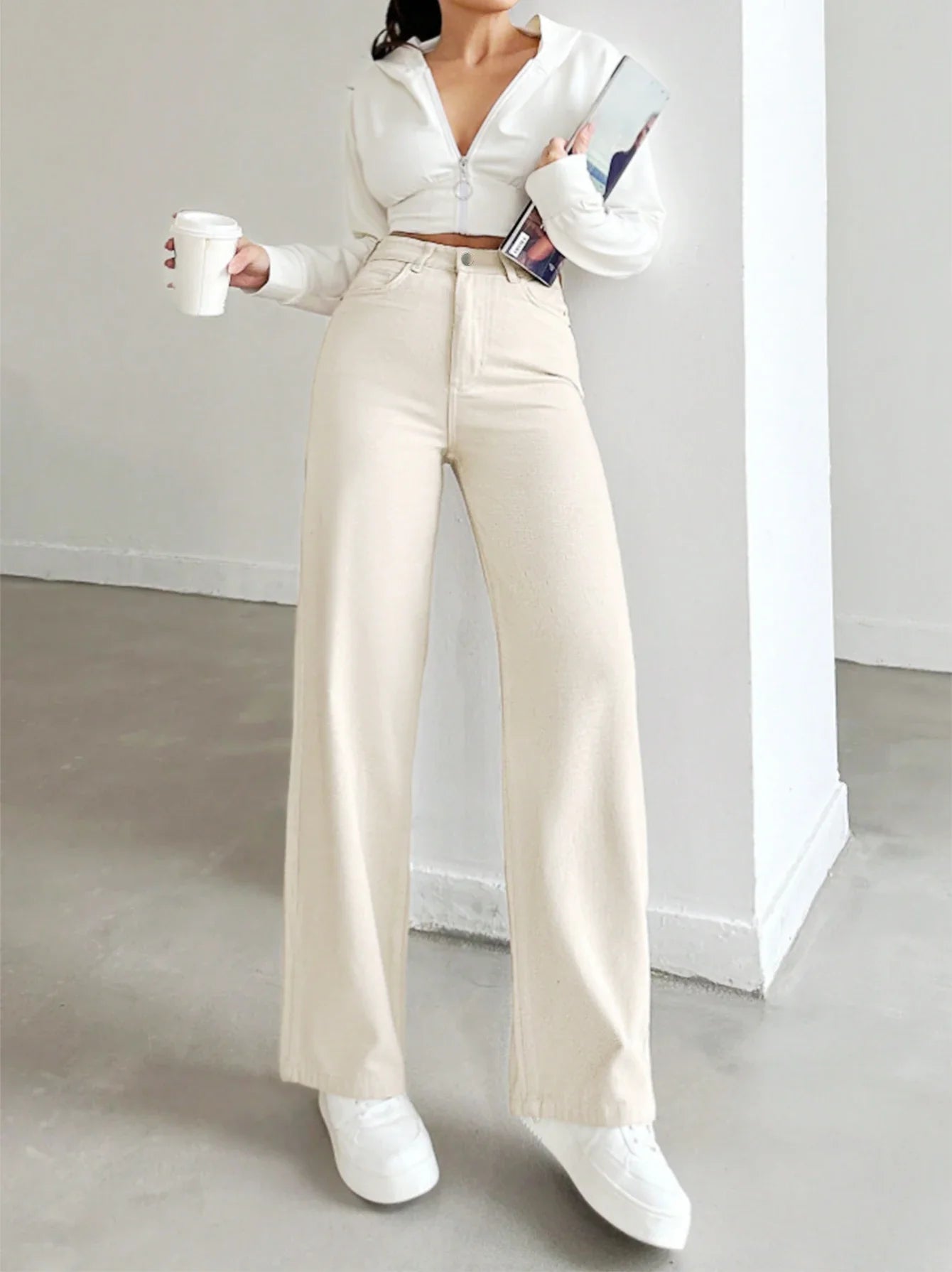 Women's autumn jeans, made of cotton denim, in a beige apricot color, straight-leg, slim fit, high-waisted, elastic waistband