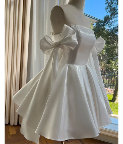 White Satin Bow Spaghetti Straps Cocktail Dresses A Line Knee Length Short Party Dresses Homecoming Dresses Formal Prom Gowns