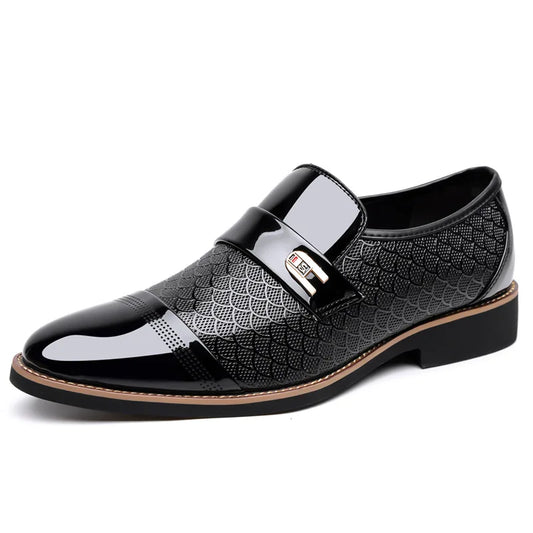 New Designer Patent Leather Wedding Shoes for Men Solid Color Business Casual Shoes Male Spring Autumn Fashion Dress Shoes Man