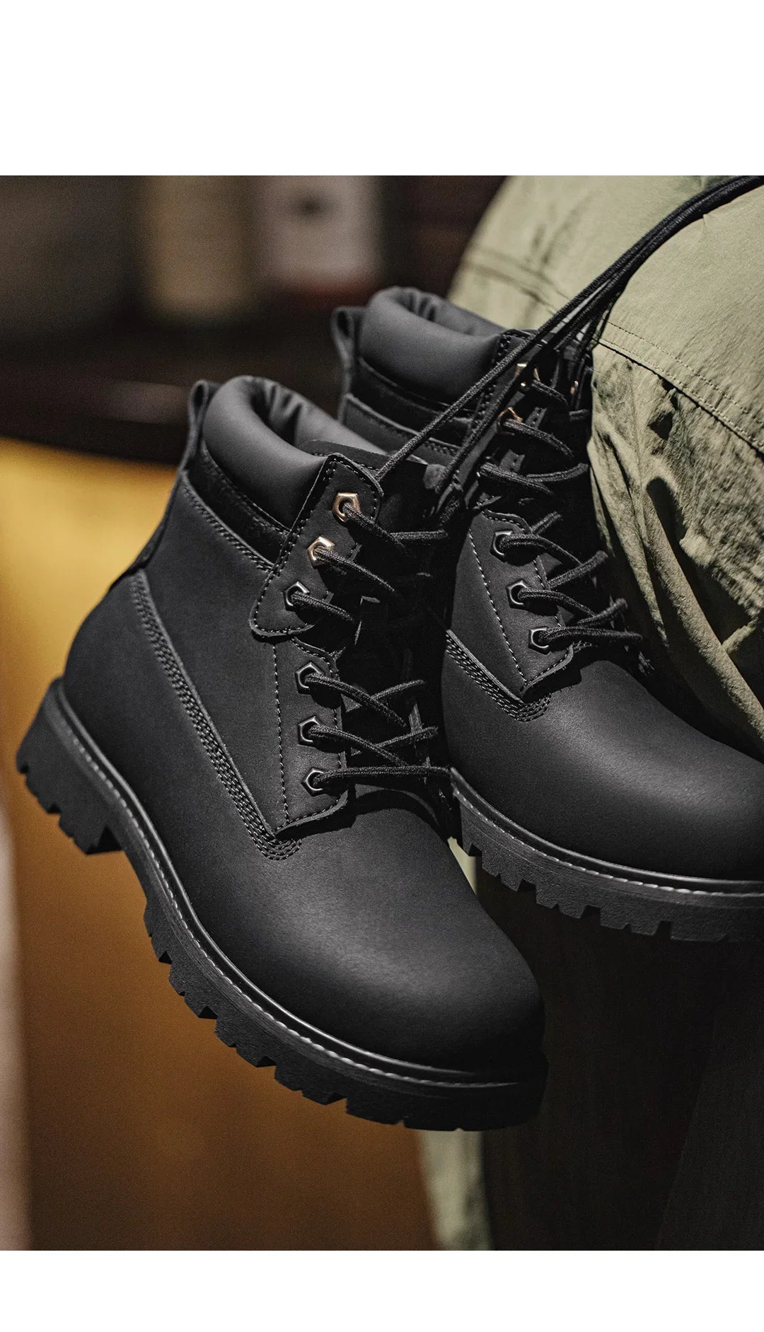 Men's Versatile Black Boots Plush Lining Warmth Shoes Retro Non-Slip Thick Sole Work Boots Outdoor Casual Mid-Calf Boots