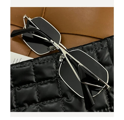 New Fashion High-end Personality Man Sunglasses Brand Designer Vintage Travel Female Sun Glasses Eyewear Shade UV400 Protection