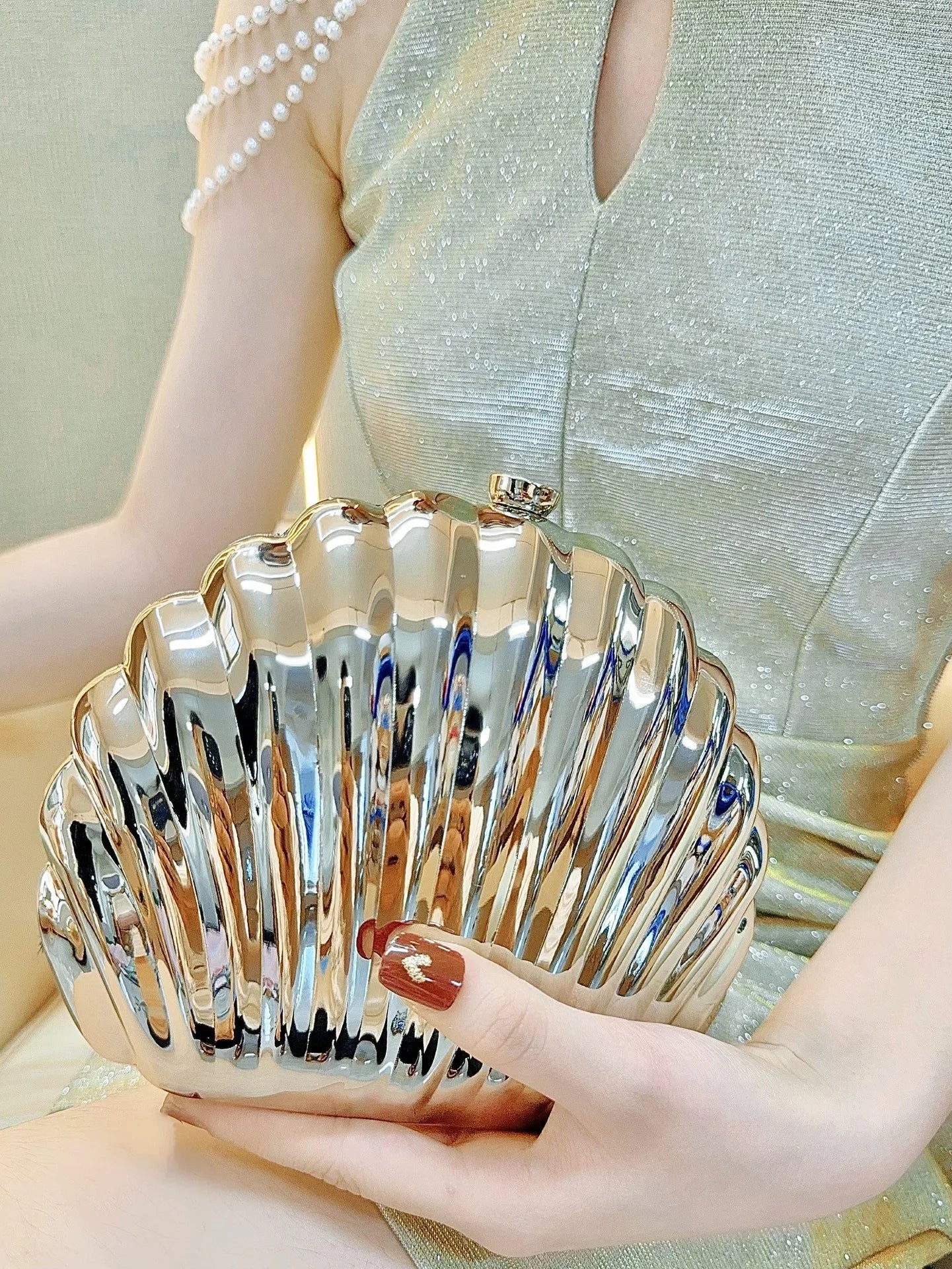 2025 Women Silver Gold Shell Bag Cute Acrylic Evening Clutch Bag With Strap For Wedding Party Small Purses Designer Handbags Ins