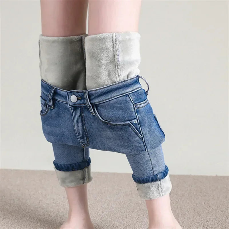 Winter Lady Thermal Plush Jeans Snow Warm Stretch Jeans Hot Sale High Waist Fleece Pants Female Straight Leg Denim Trousers