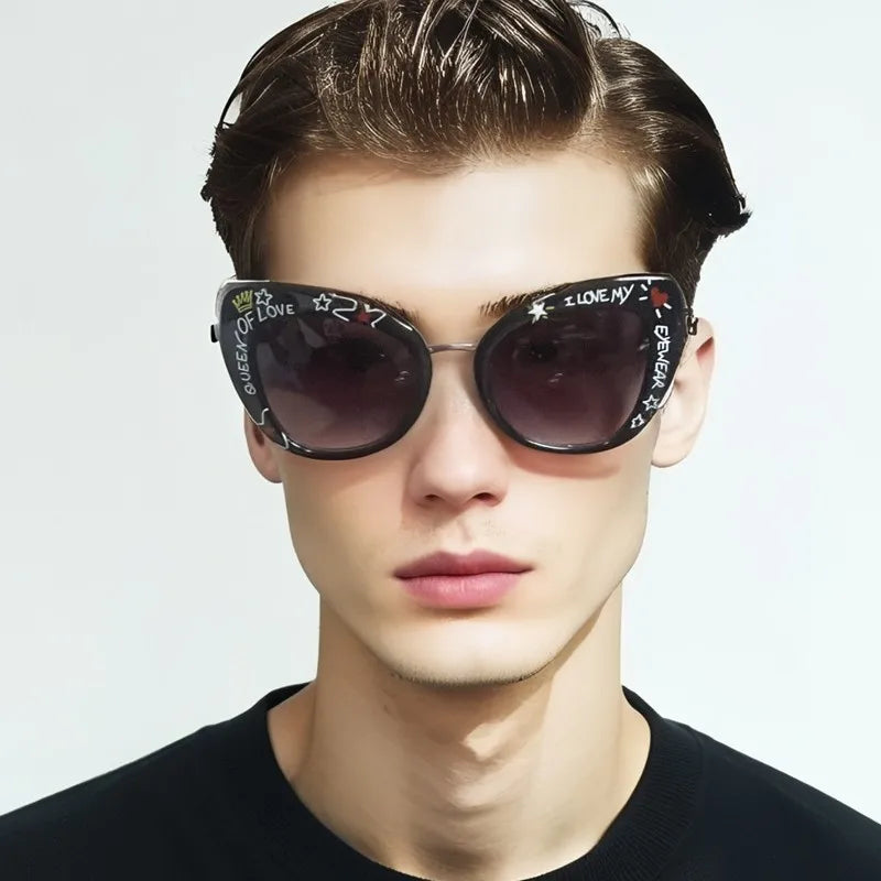 Ins 2025 New Hand-drawn Graffiti Sunglasses Unique Text Personality Fashion Sun Glasses Women Men Cat Eye Gafas De Sol UV400