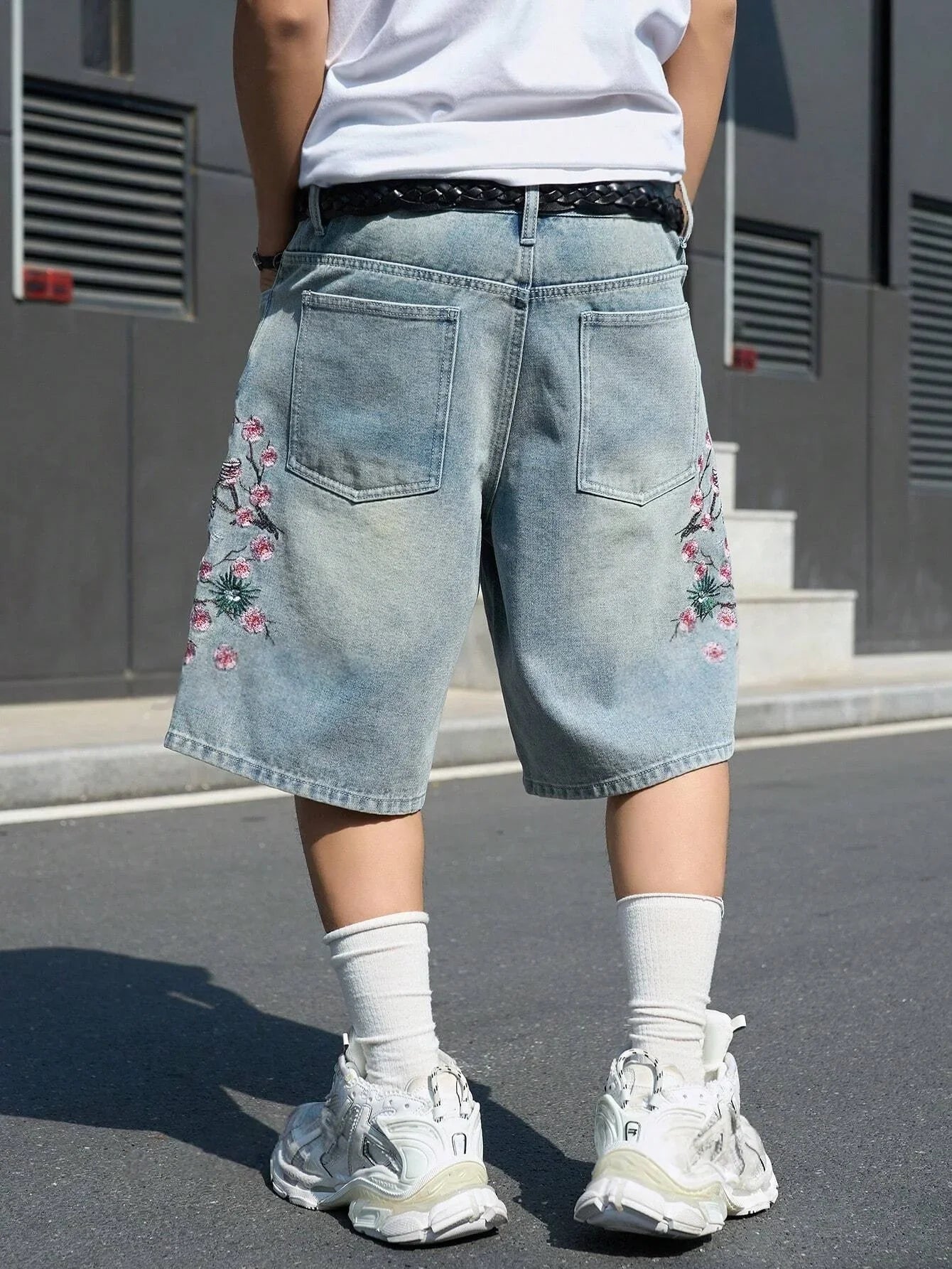Men's Light Blue Cherry Blossom Embroidered Denim Shorts, Loose Wide-Leg Streetwear Trendy Denim Capris