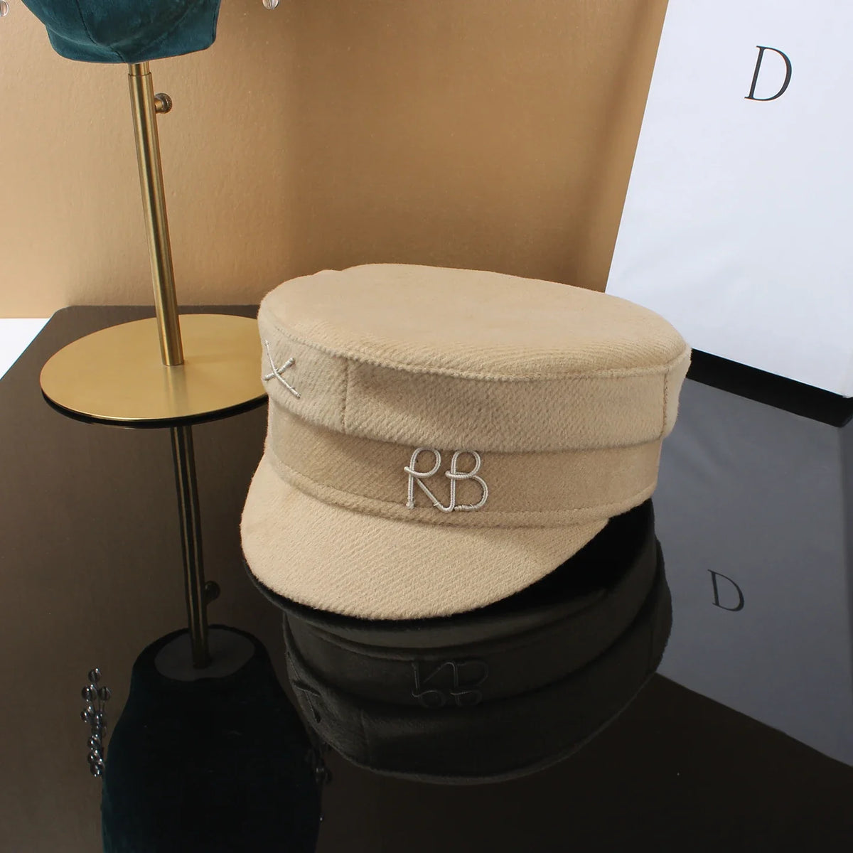 Brand Designer New Winter Embroidery Letter Baker Boy Straw Caps Purple Newsboy Caps Thick Warm Flat Cap Chapeau Homme