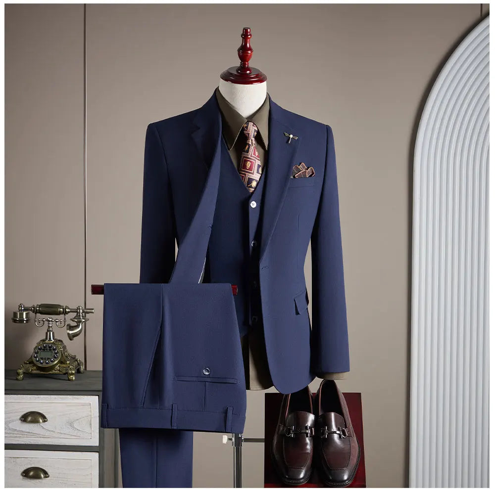 High-quality, Fashionable and Stylish Plus-size Men's Solid-color Suit Set, Men's Three-piece Set, One-button Casual Suit