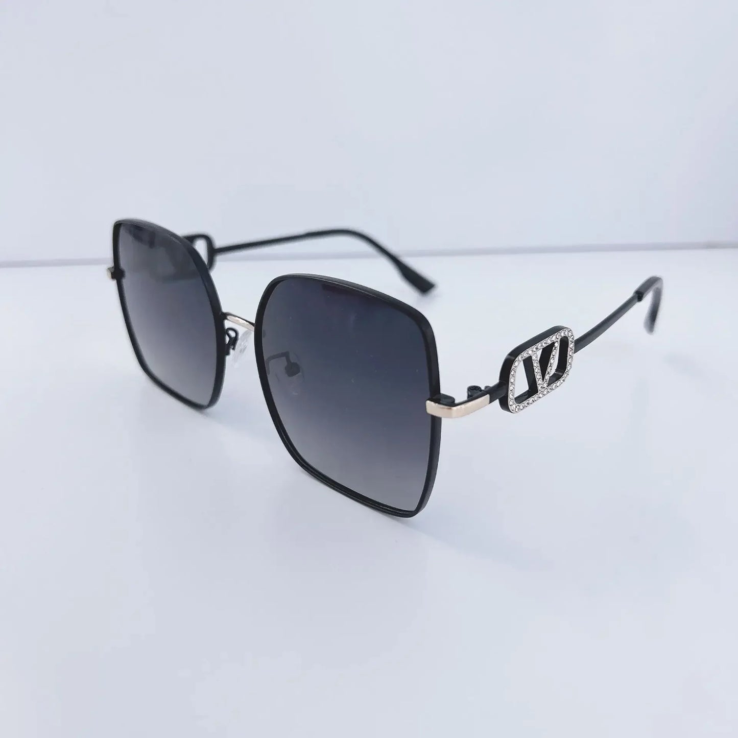 2025 New Fashion Metal Square Polarized Sun Glasses Women Luxury Diamond UV400 Sunglasses Ladies Oversized Eyewears Gafas De Sol