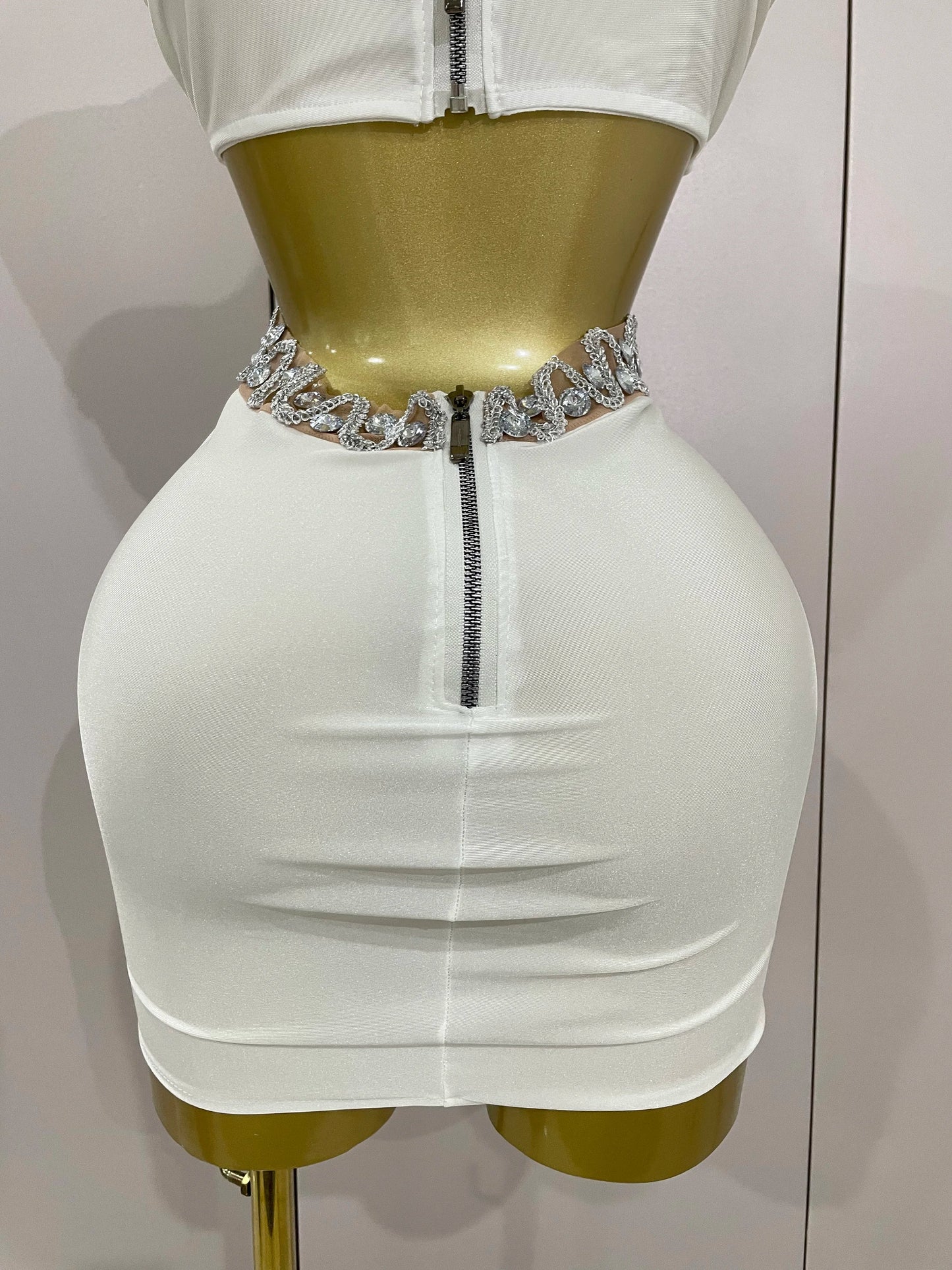 STOCK Luxury Shiny Diamond Chain White Sexy Sleeveless Bodycon Mini Dress 2025New Evening Birthday Party Nightclub Stage Costume