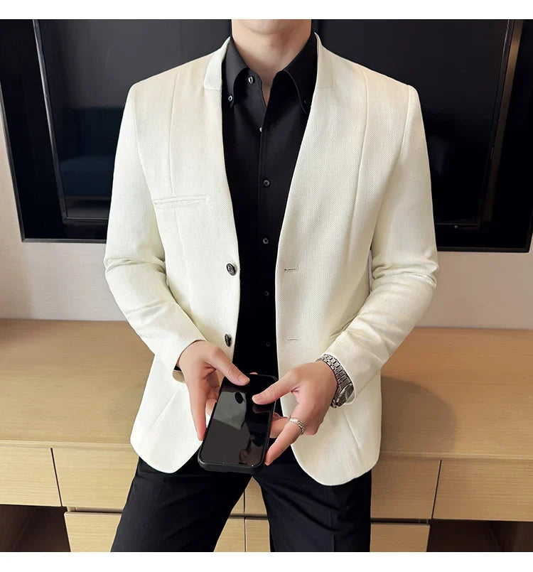 The new Chinese-style collarless suit is fashionable, handsome and versatile. It is a solid-color Korean-style fitted and fashio