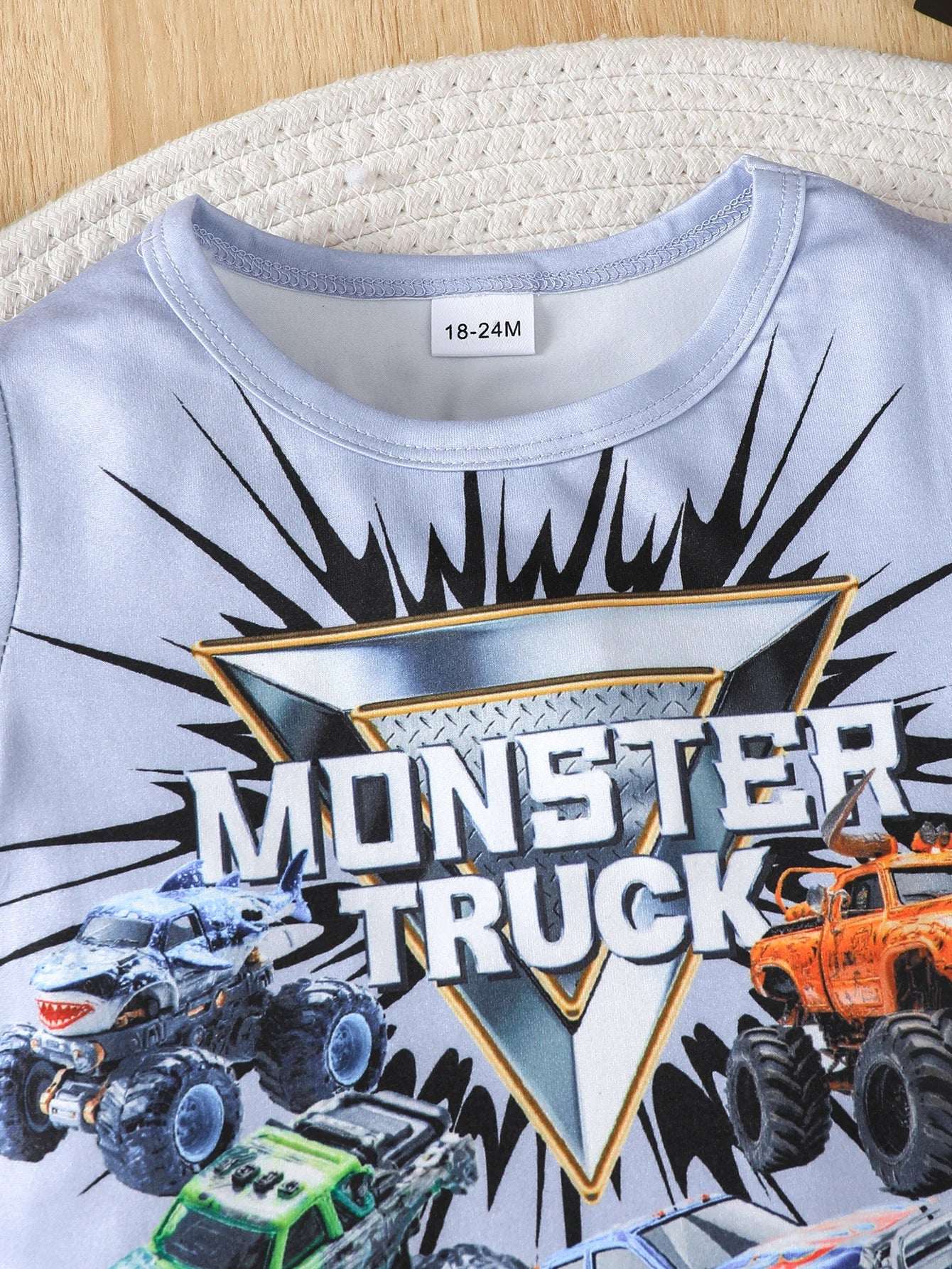 Boys' set car letter pattern positioning print round neck short sleeved T-shirt paired with shorts cool boys' two-piece set