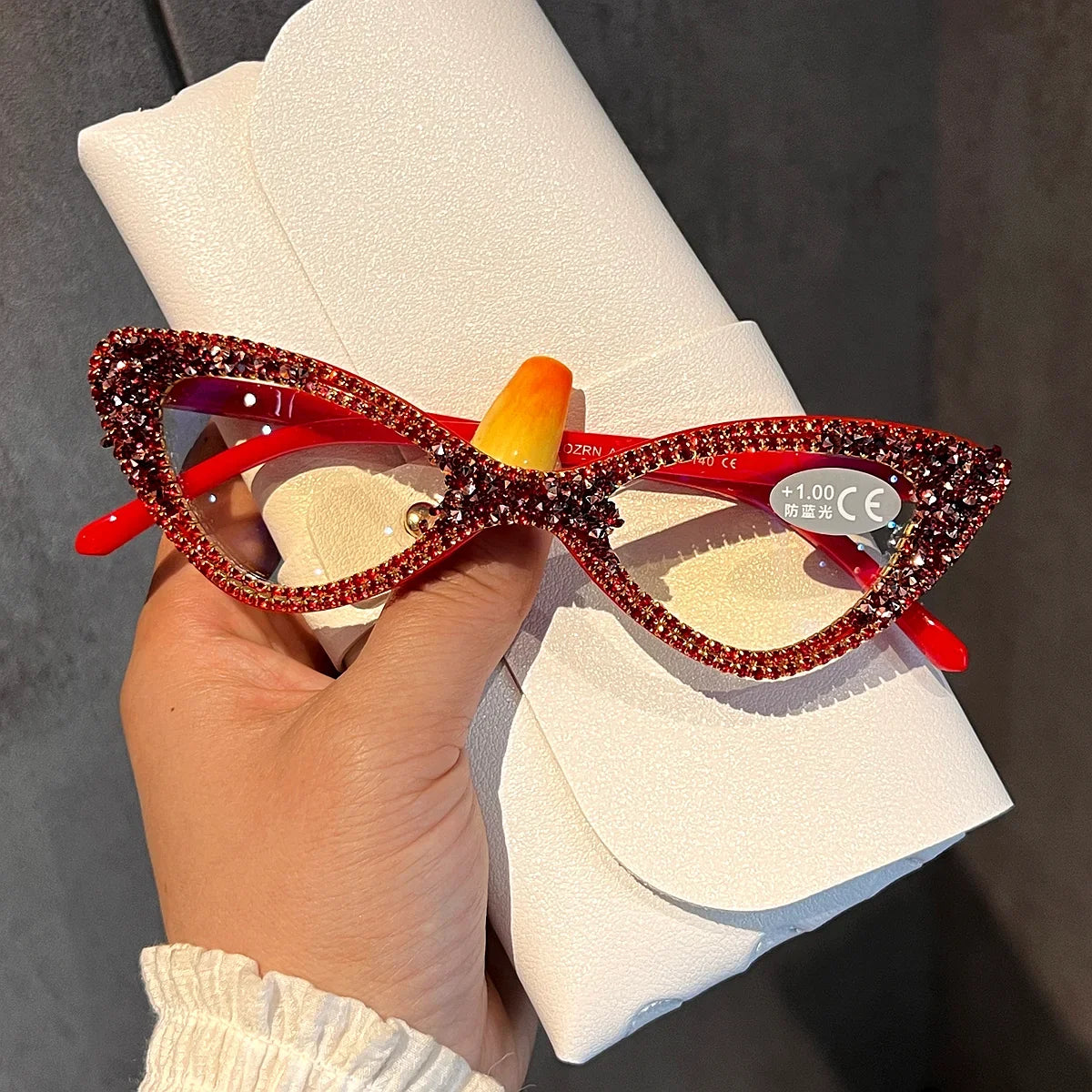 Luxury Sexy Small Cat Eye Reading Glasses Women 2025 Trendy Retro Spring Leg Presbyopia Glasses Ladies Fashion Optical Eyewear
